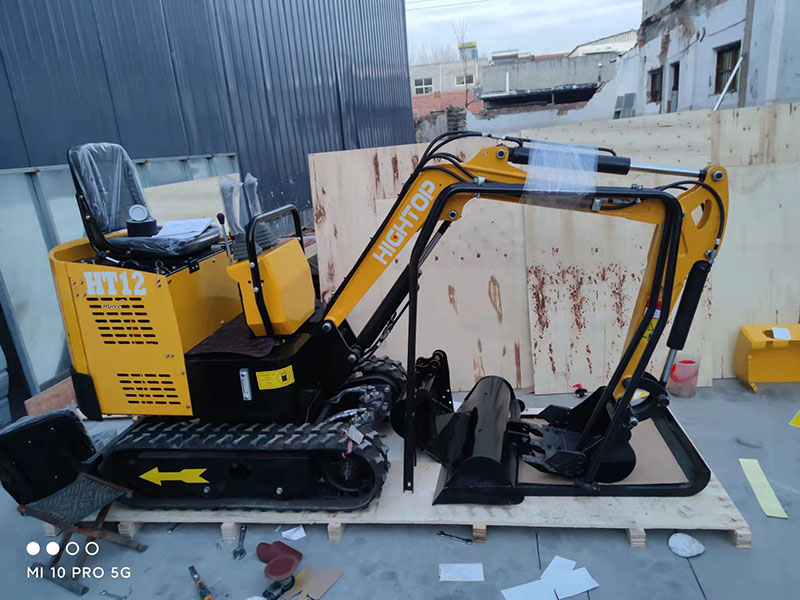 MG12 small excavator sent to the UK